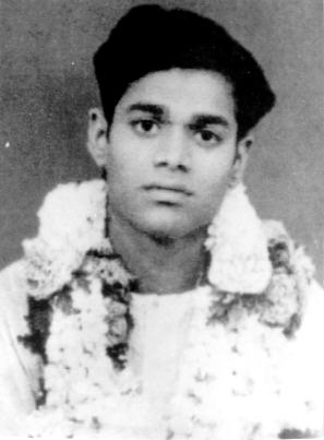 ����� ��� ���� � ��������� - Young Sathya Sai Baba