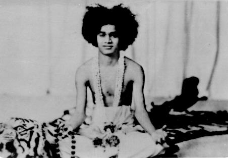     ,     

Sathya Sai Baba sitting in lotus with japamala, photo was made after asking Him by a devotee