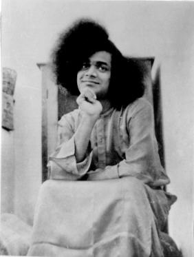 ����� ��� ���� � ��������� - Young Sathya Sai Baba