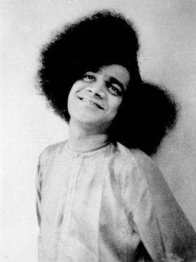 ����� ��� ���� � ��������� - Young Sathya Sai Baba
