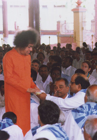 ������ ����� ��� ���� - Sathya Sai Baba's darshan
